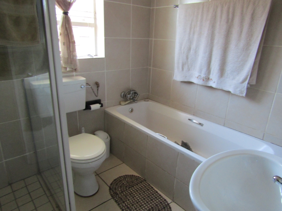 4 Bedroom Property for Sale in Boskloof Eastern Cape